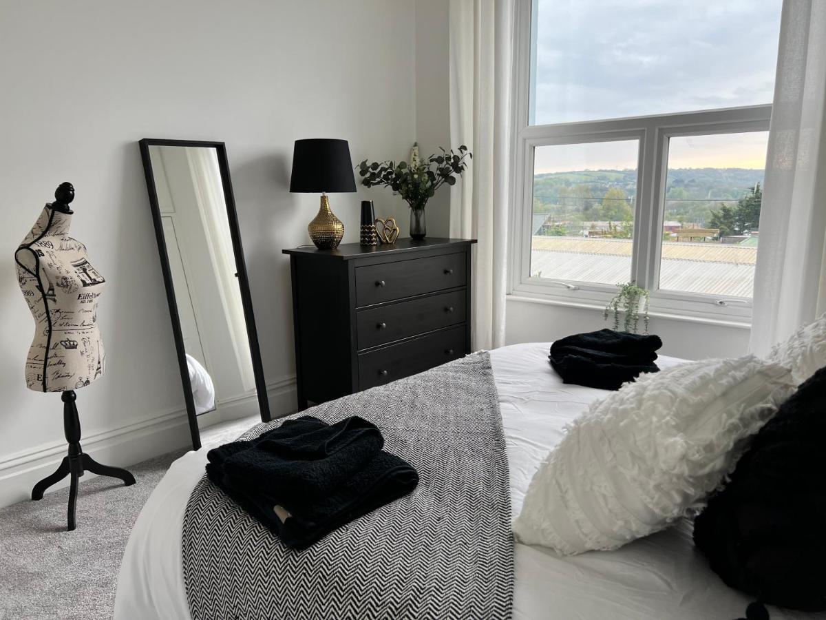 Heathcliff - 5 Bedroom House In Town Centre Tenby Exterior foto